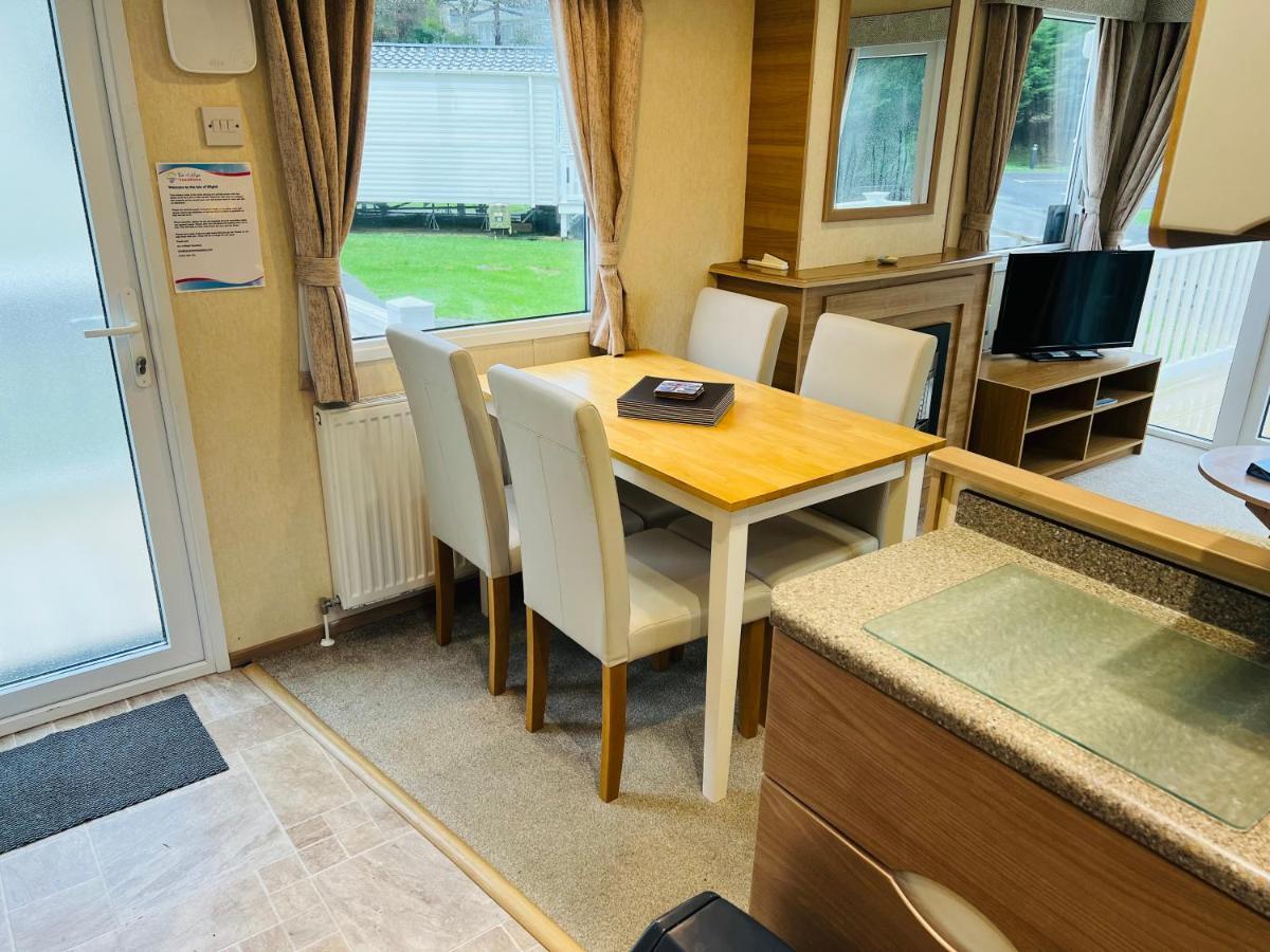 2 Bedroom Caravan Lg13, Shanklin, Isle Of Wight Экстерьер фото